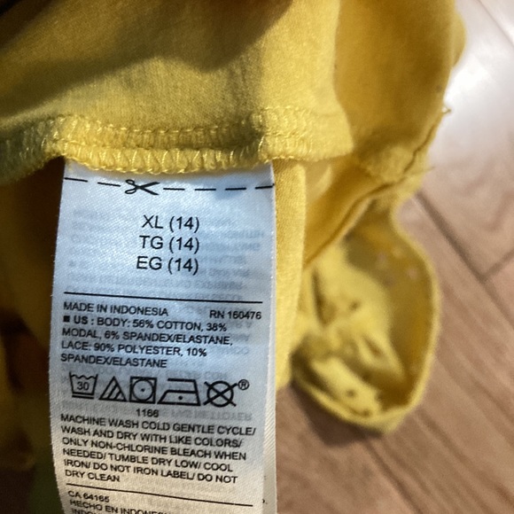 Clearance Old Navy mustard top - Picture 4 of 4